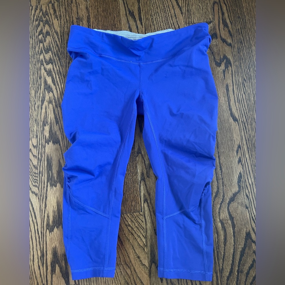 Lululemon cropped purple workout leggings 8